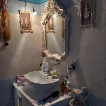 Cozy Single In A Period Property Habitación en casa particular Albese Con Cassano